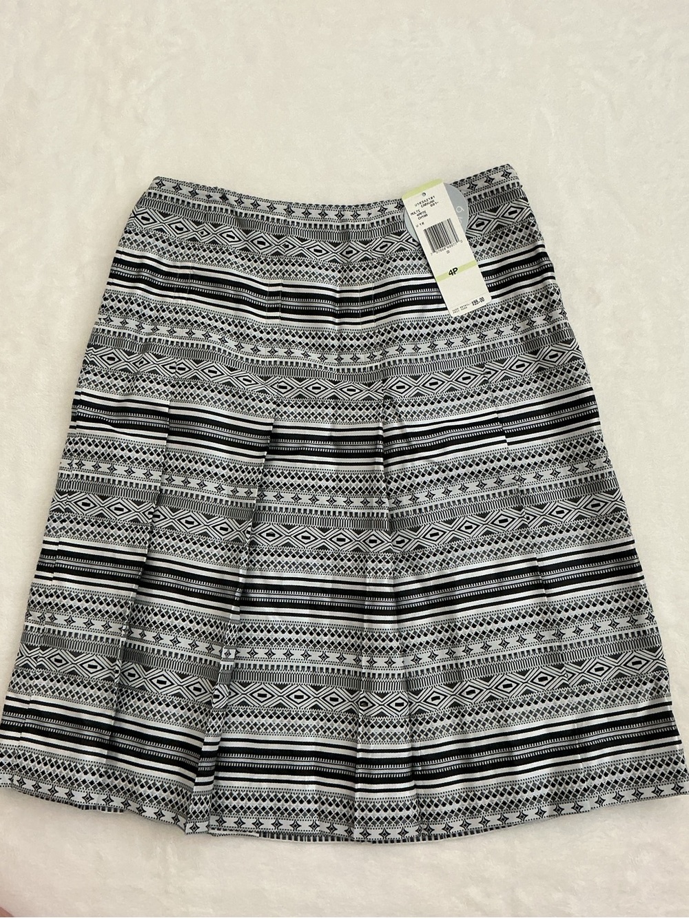 Nine West Petite Silk Blend A-Line Skirt 4P Black White Geometric NWT